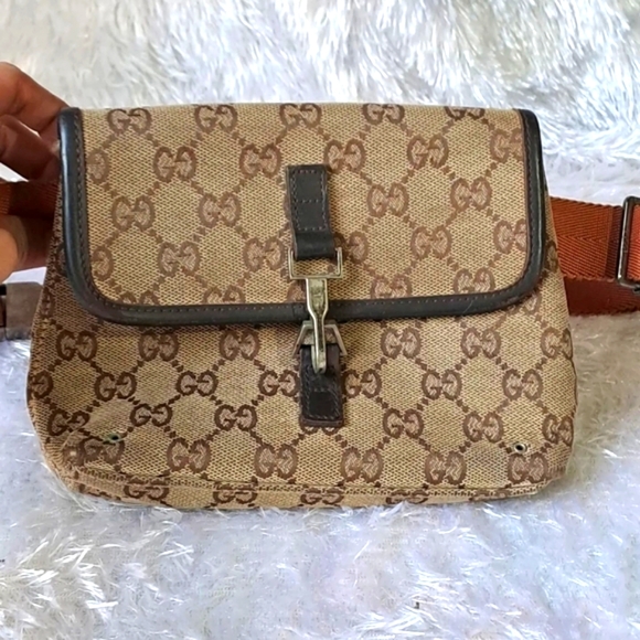 Auth Vintage Gucci Monogram GG Belt Bag with Dustcover on SALE !! - Picture 3 of 12